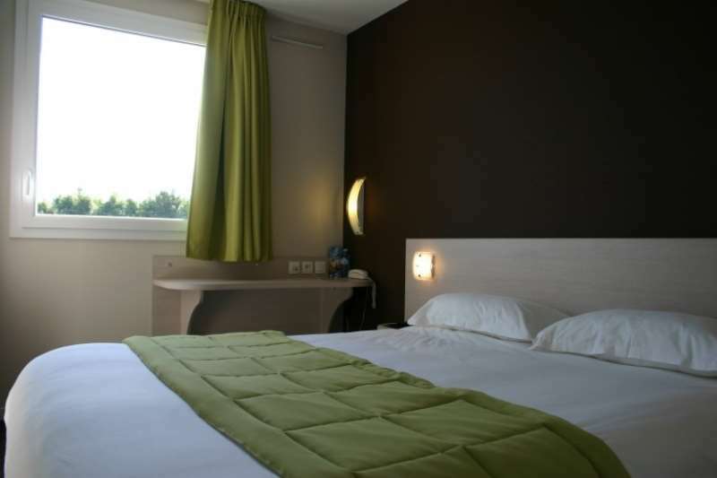 Brit Hotel Saint-Meen-Le-Grand En Broceliande Oda fotoğraf